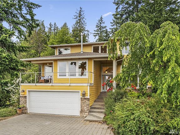 3rd image of 347 Moana Dr