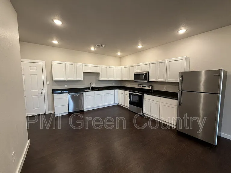 13513 S Mingo Rd #7 — Photo 5