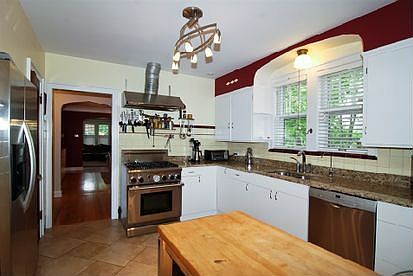 3rd image of 5758 W Cornelia Ave