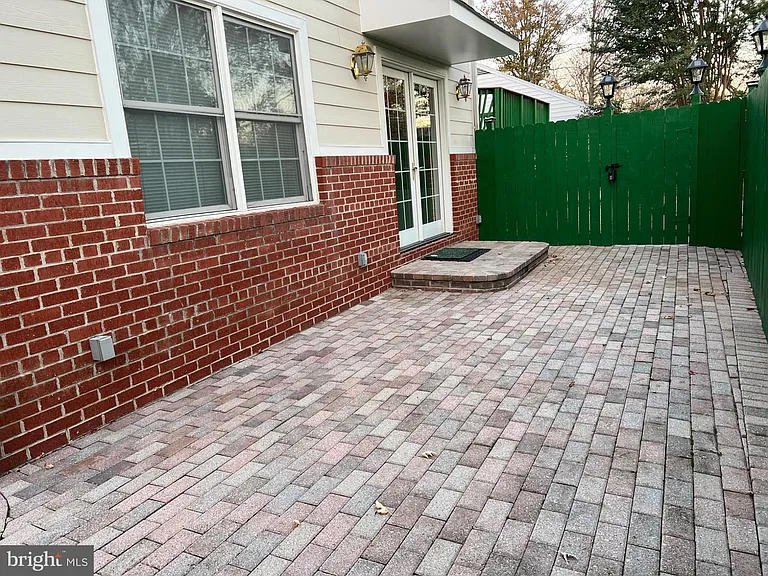 7703 Newcastle Dr — Photo 2