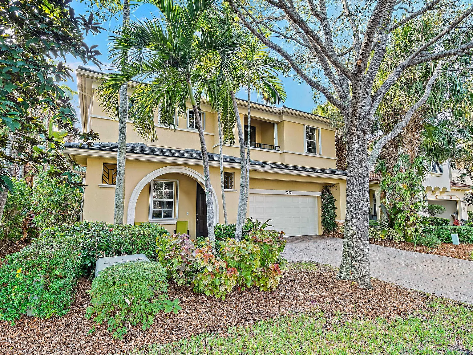5 bed, 3.5 bath, 3007 sqft, $12,000 — Photo 3