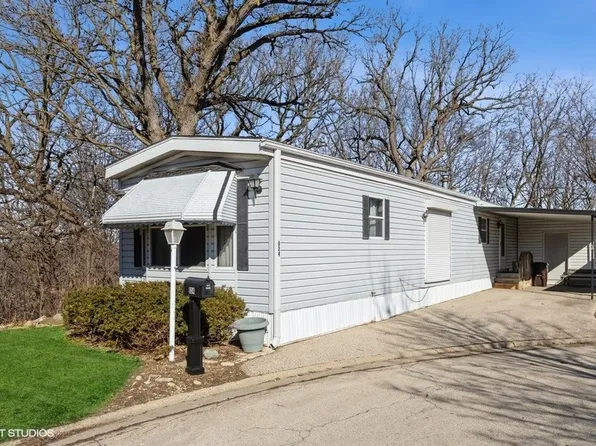 634 Hillcrest Ln, Crystal Lake, IL 60014