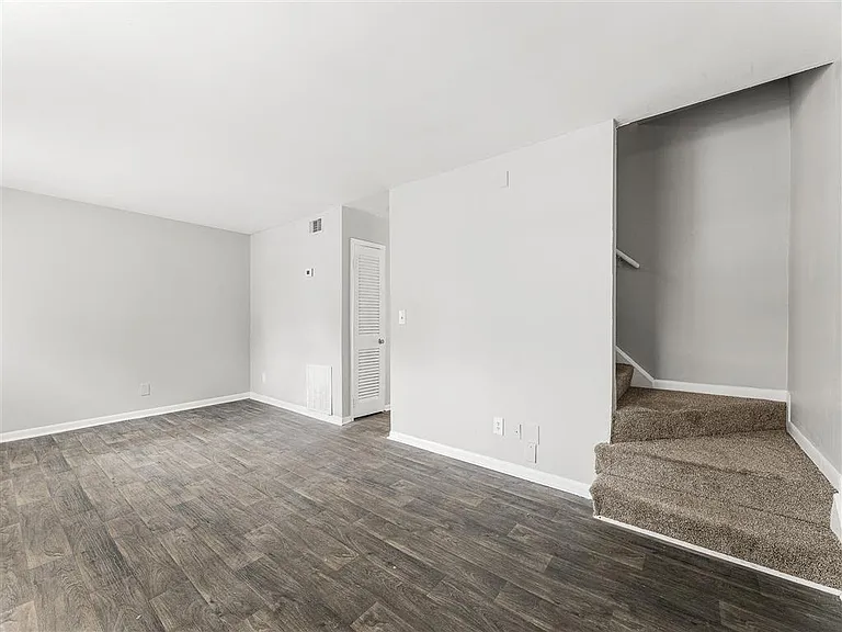 Pinewood Townhomes — Photo 13