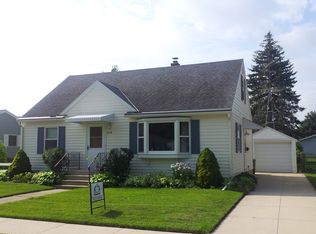 298 17th St, Fond Du Lac, WI 54935