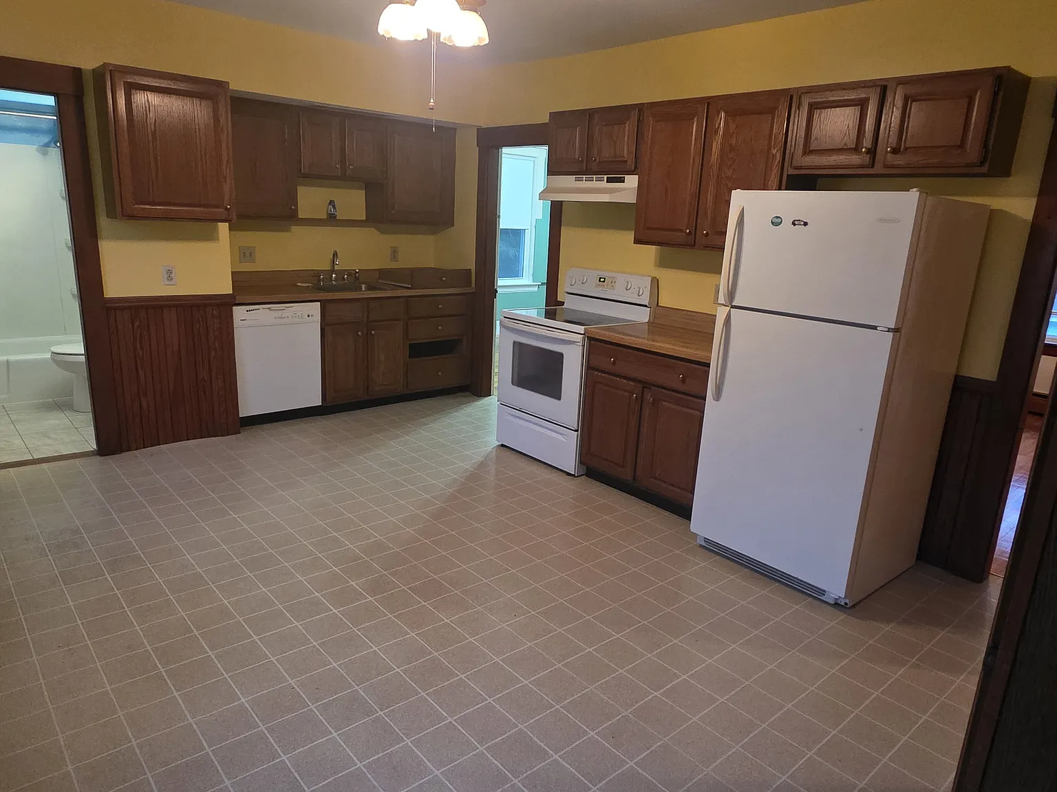 2 bed, 925 sqft, $2,100 — Photo 2