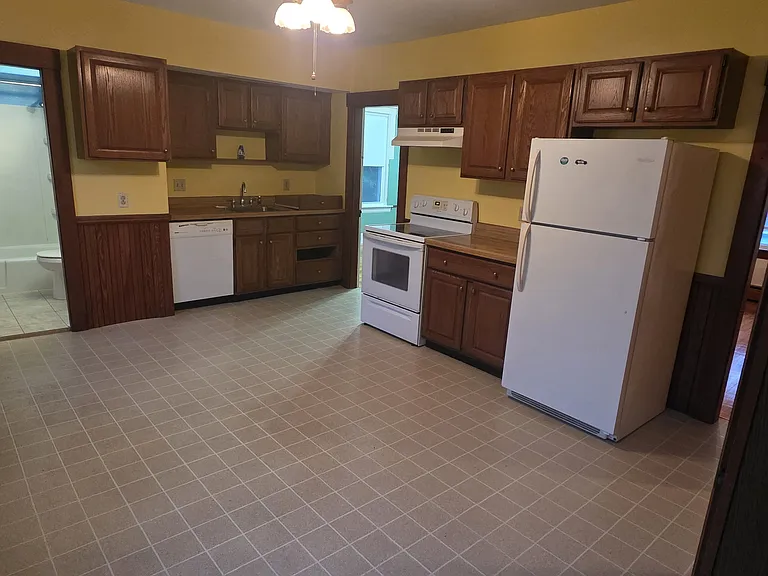12 Douglas Rd #2 — Photo 2