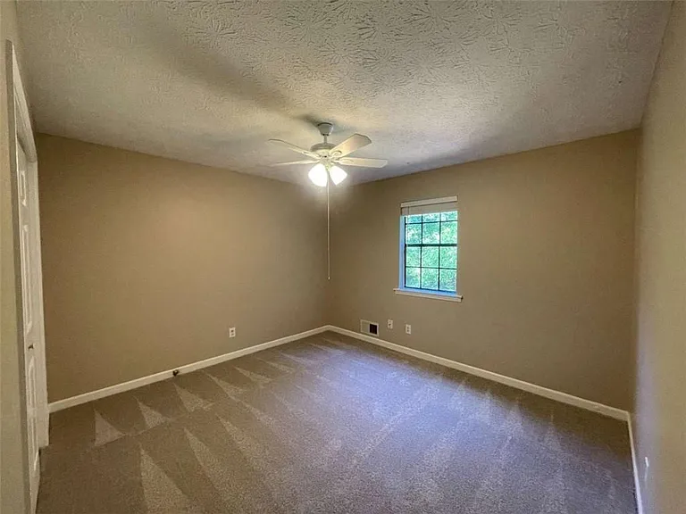 55 Huntridge Dr — Photo 34