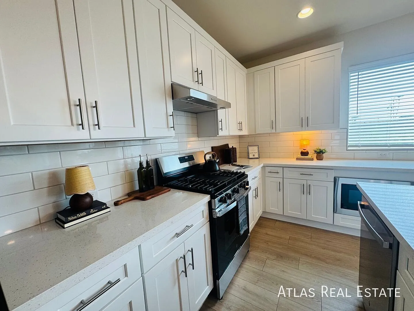 Newly Built, Beautiful Home, Pet Friendly, Upgraded Lifestyle - Now Available — Photo 2
