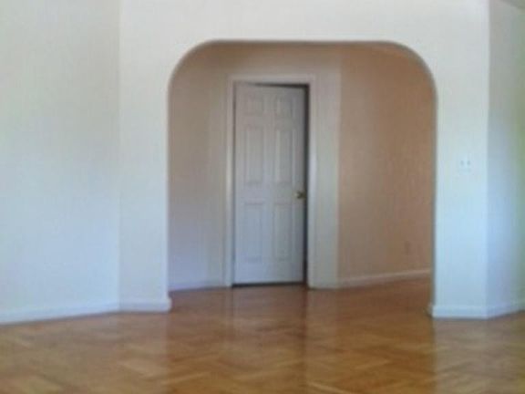 Living room, facing towards hallway and bedrooms