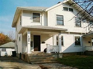 1st image of 121 W Parkwood Dr