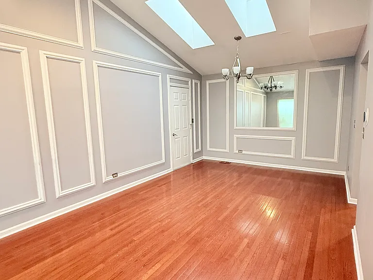 272 Le Parc Cir — Photo 2