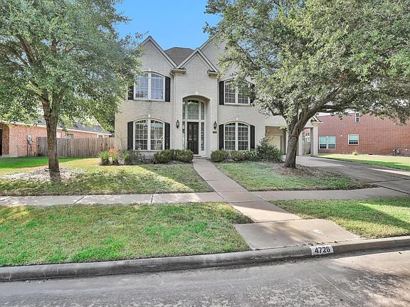 3rd image of 4726 Gladesdale Park Ln