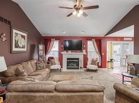 4th image of 36608 Truman St