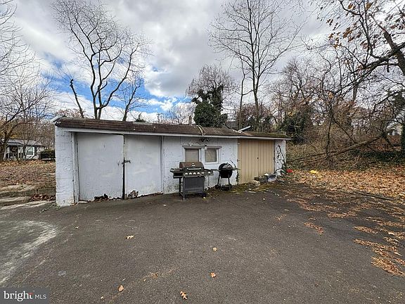 5th image of 215 Erial Rd