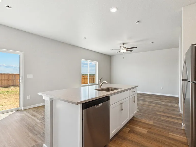 7332 Crystal Ave — Photo 8