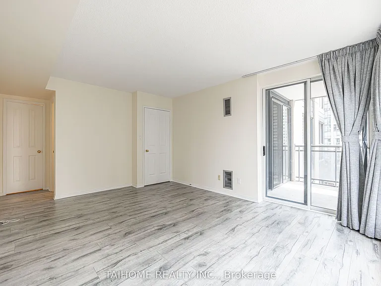28 Hollywood Ave #809 — Photo 15