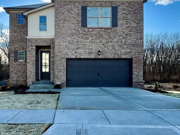 152 Blackberry Ln — Photo 1