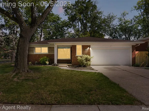 29492 Geraldine Dr, Warren, MI 48093