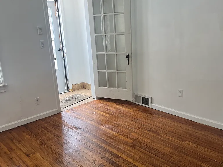 20760 Negaunee St — Photo 6
