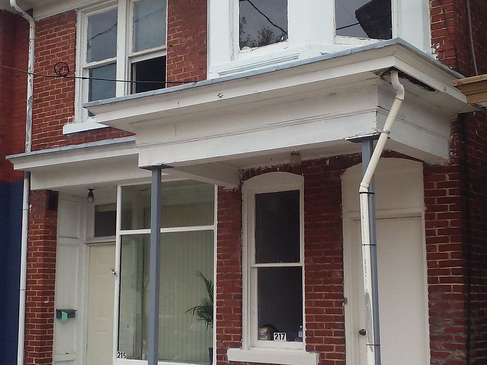Front of 215 W Martin St