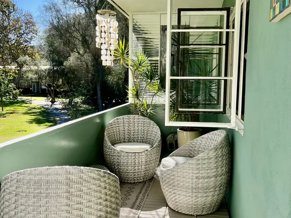 5587 1/2 Village Grn, Los Angeles, CA