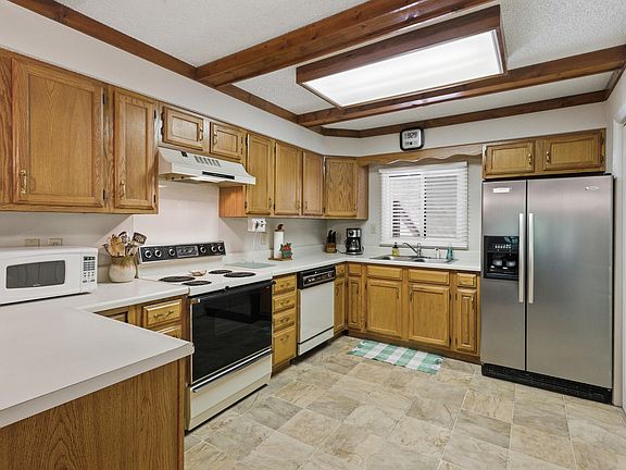 4th image of 221 Woodland Rd Unit 310