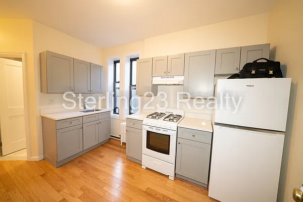 Rented by Sterling Realty Solution Inc | media 8