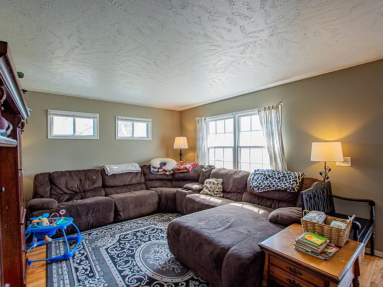 6520 Sprague St — Photo 10