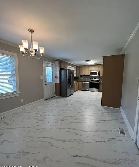 102 W Berkshire Rd — Photo 6