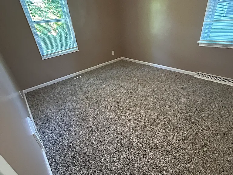 253 S Barat Ave — Photo 9