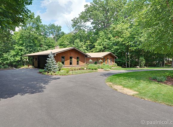 3rd image of 20 Ironwood Ct