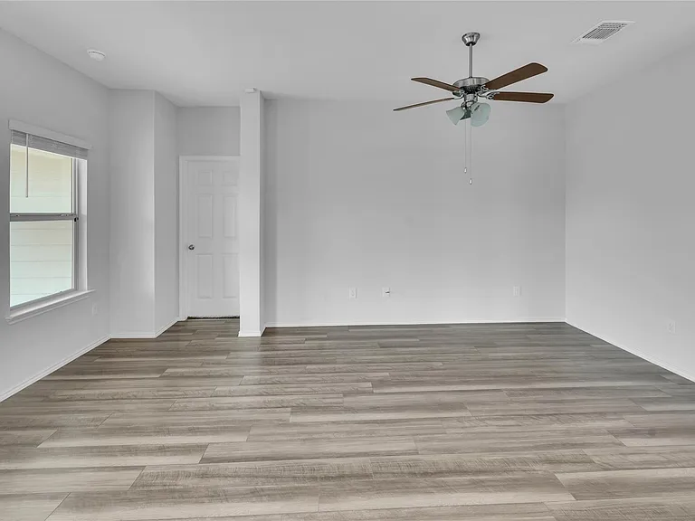 1303 Prospector Trl — Photo 7