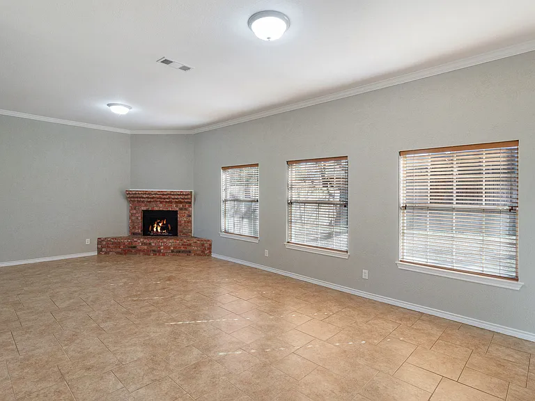 6561 Calmont Ave — Photo 18