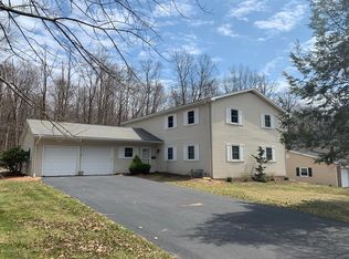 14 Pine Tree Rd, Mountain Top, PA 18707