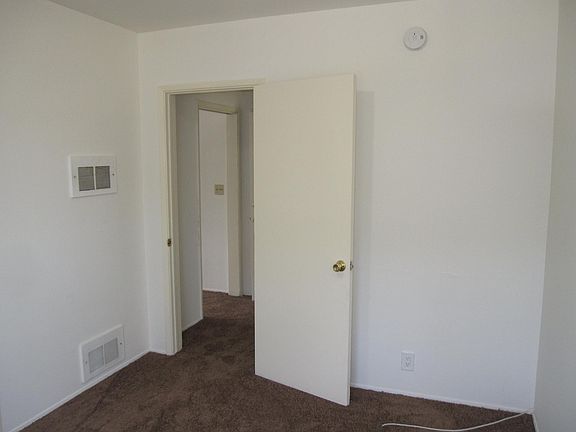 5th image of 302 E Broadway #B