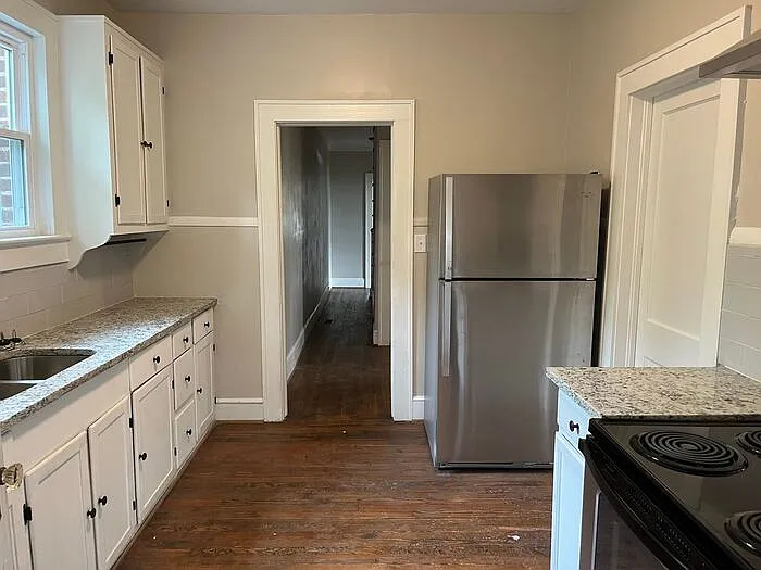 3 bed, 2.0 bath, 1800 sqft, $1,700 — Photo 4