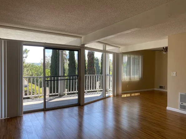 851 Domingo Dr APT 13, Newport Beach, CA 92660