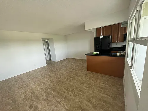 1425 Arthur St Photo 1