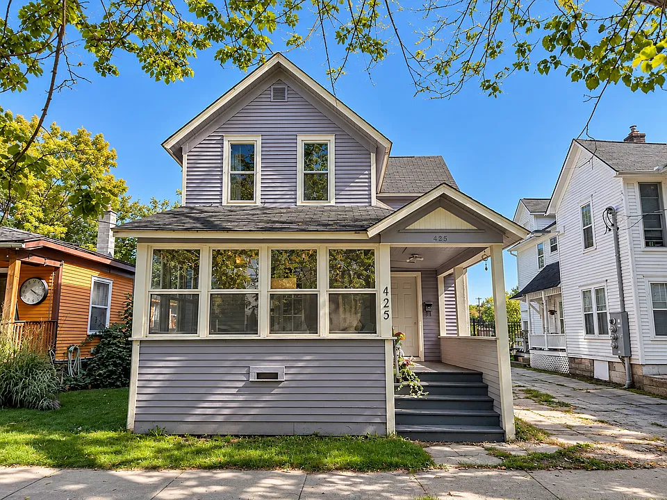 425 Davis St