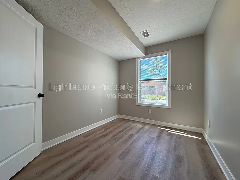 310 Allen Ave #1 — Photo 15