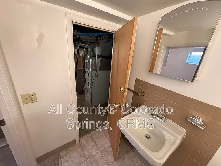 1407 E Platte Ave — Photo 21