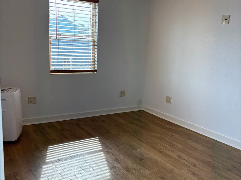 4227 Avenue S #C — Photo 4