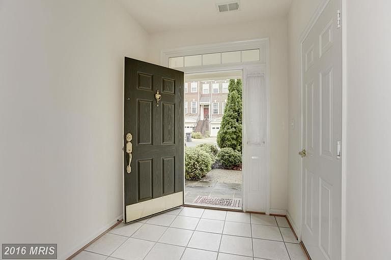 Tiled Foyer Entrance