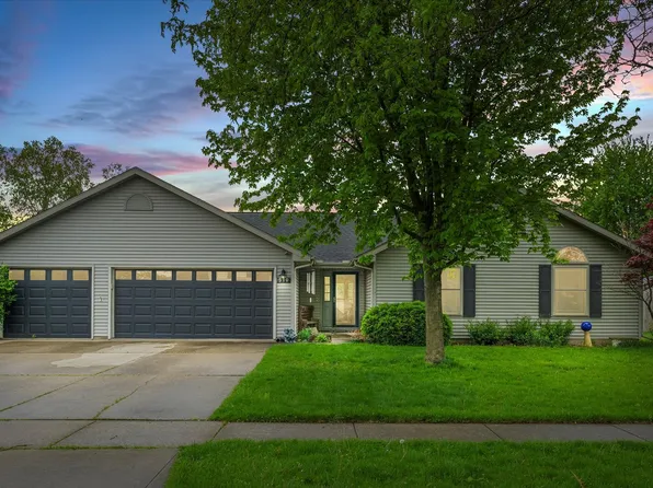 510 N Cedar Dr, Saint Joseph, IL 61873