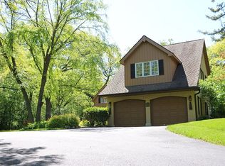 908 S Fleming Rd, Bull Valley, IL 60098