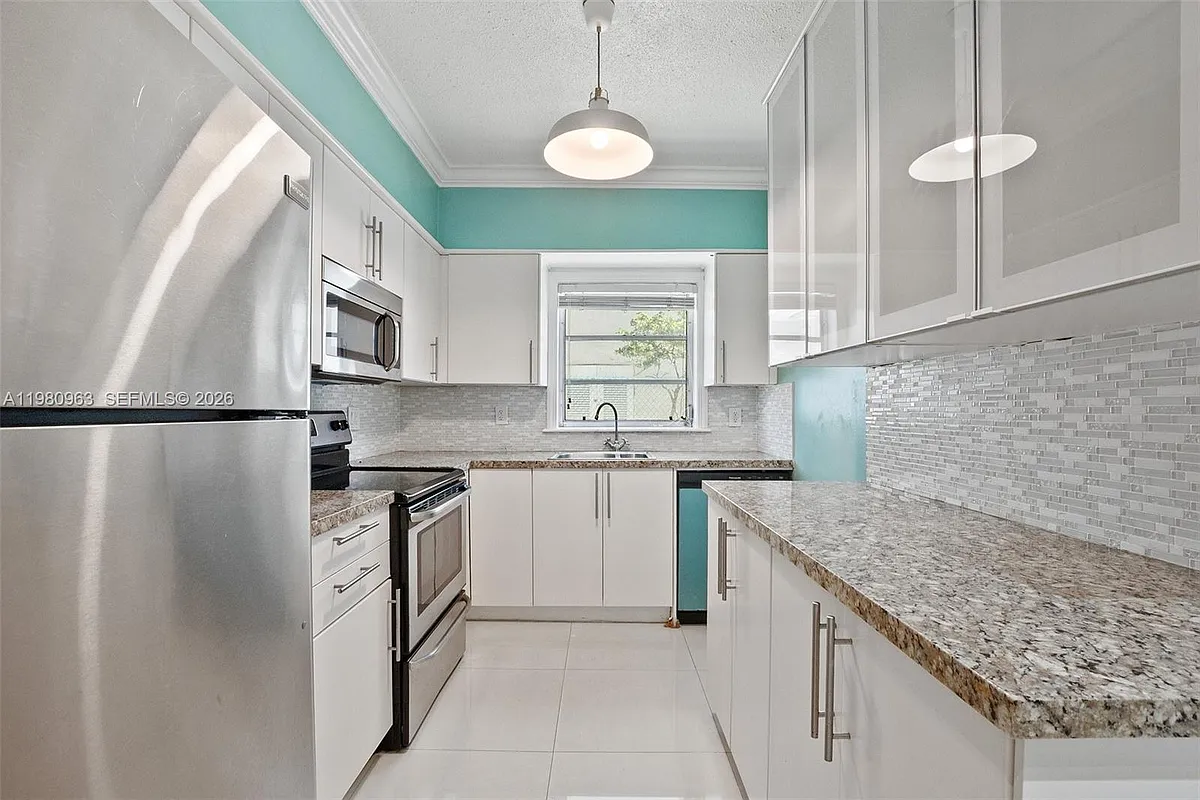 Building Photo - 2200 S Ocean Dr #N103