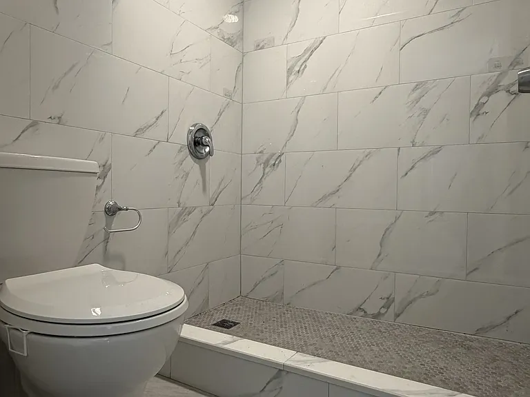 4214 Desoto Ave — Photo 11