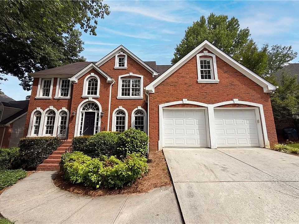 1st image of 165 Fieldstone Edge