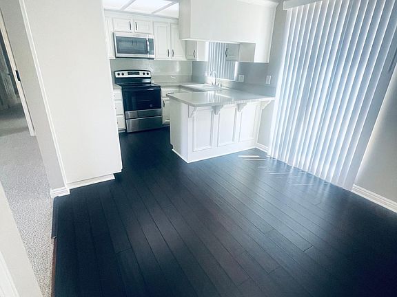 5th image of 610 E Broadway