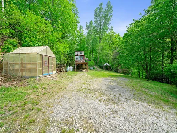 1331 Georges Fork Rd, Burnsville, NC 28714